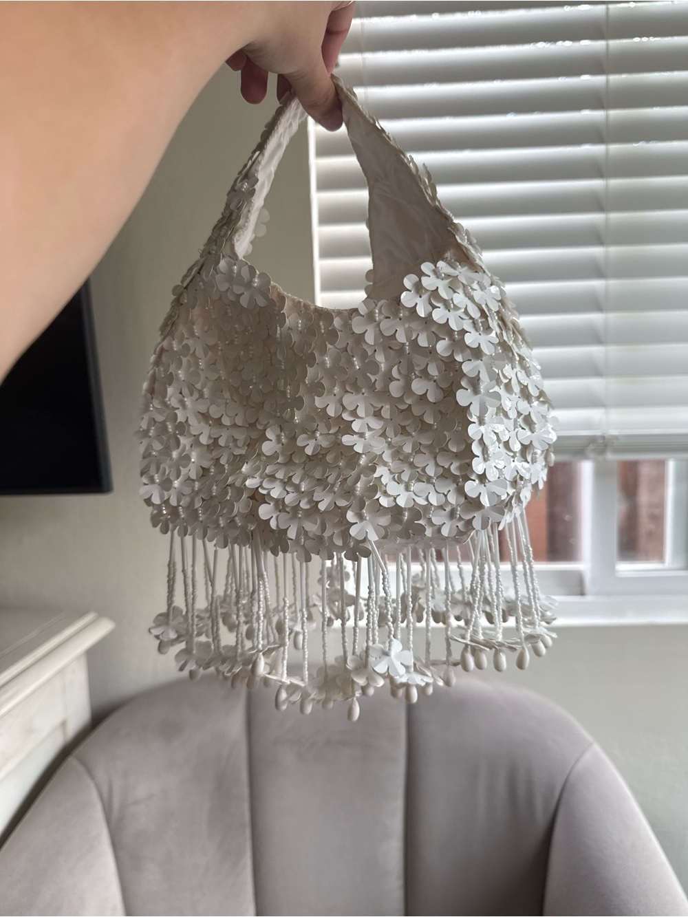 White Floral Appliqué Fringe Shoulder Bag